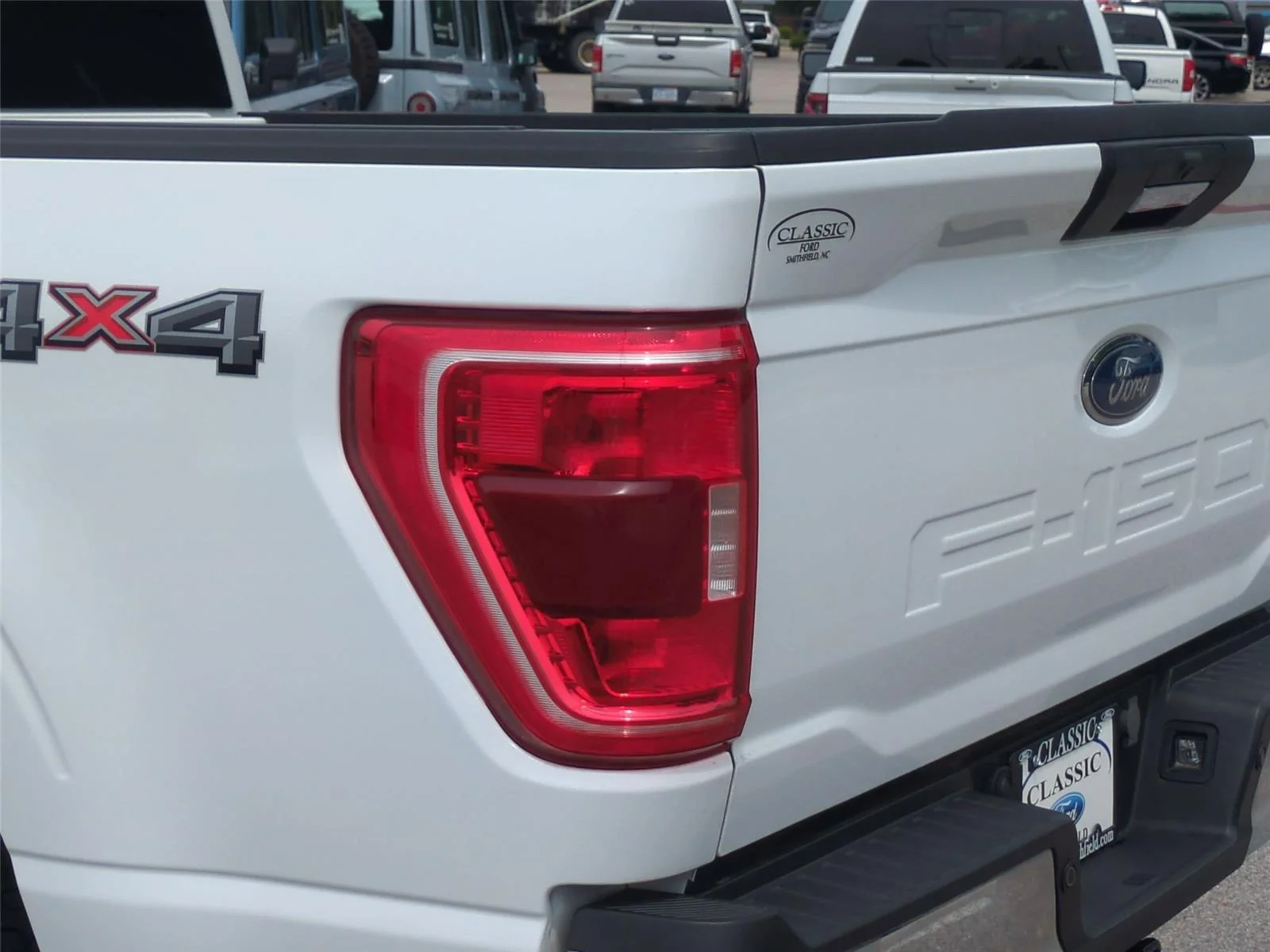 Used 2023 Oxford White Ford XL image 13