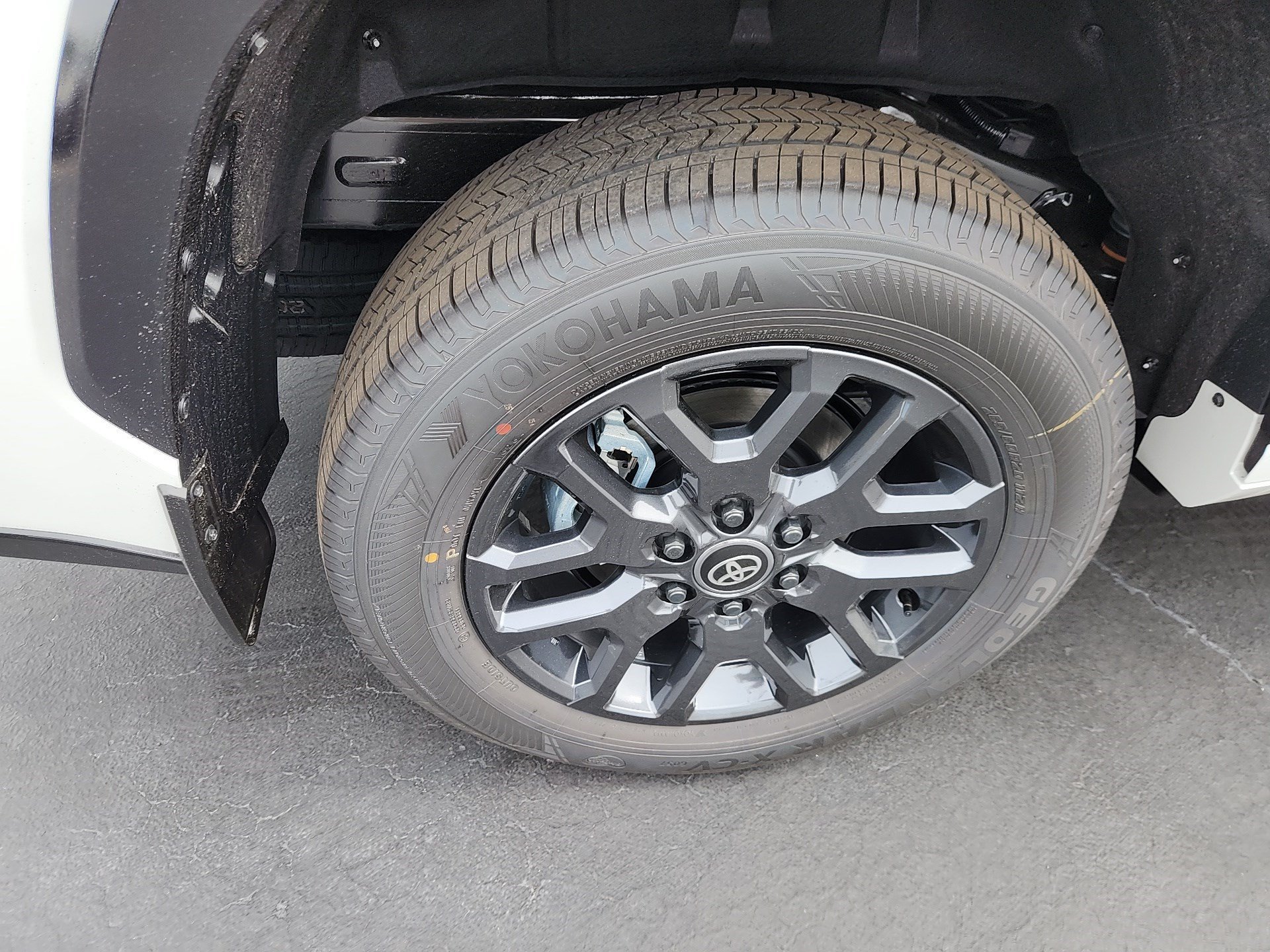 New 2026 Wind Chill Pearl <sup>1</sup> Toyota  Platinum image 30