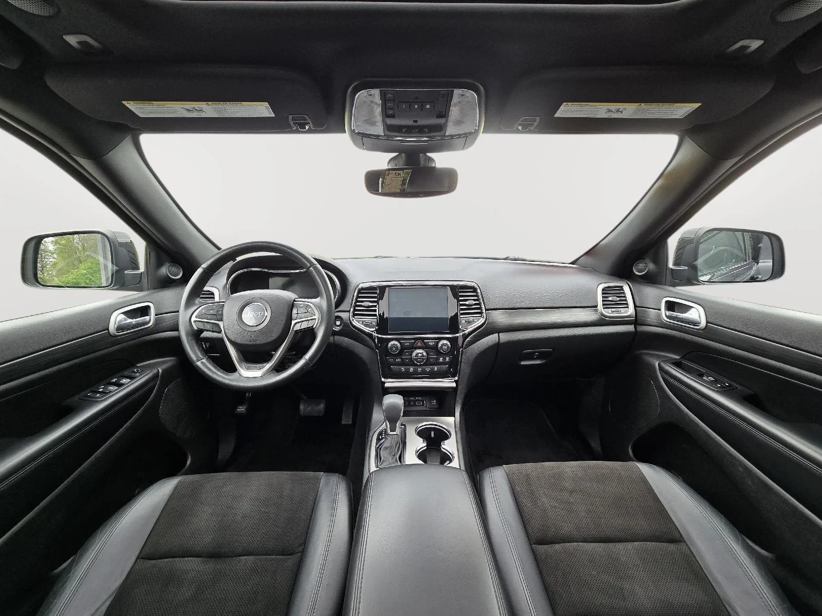 Certified Used 2019 Diamond Black Crystal Pearlcoat Jeep Altitude image 18