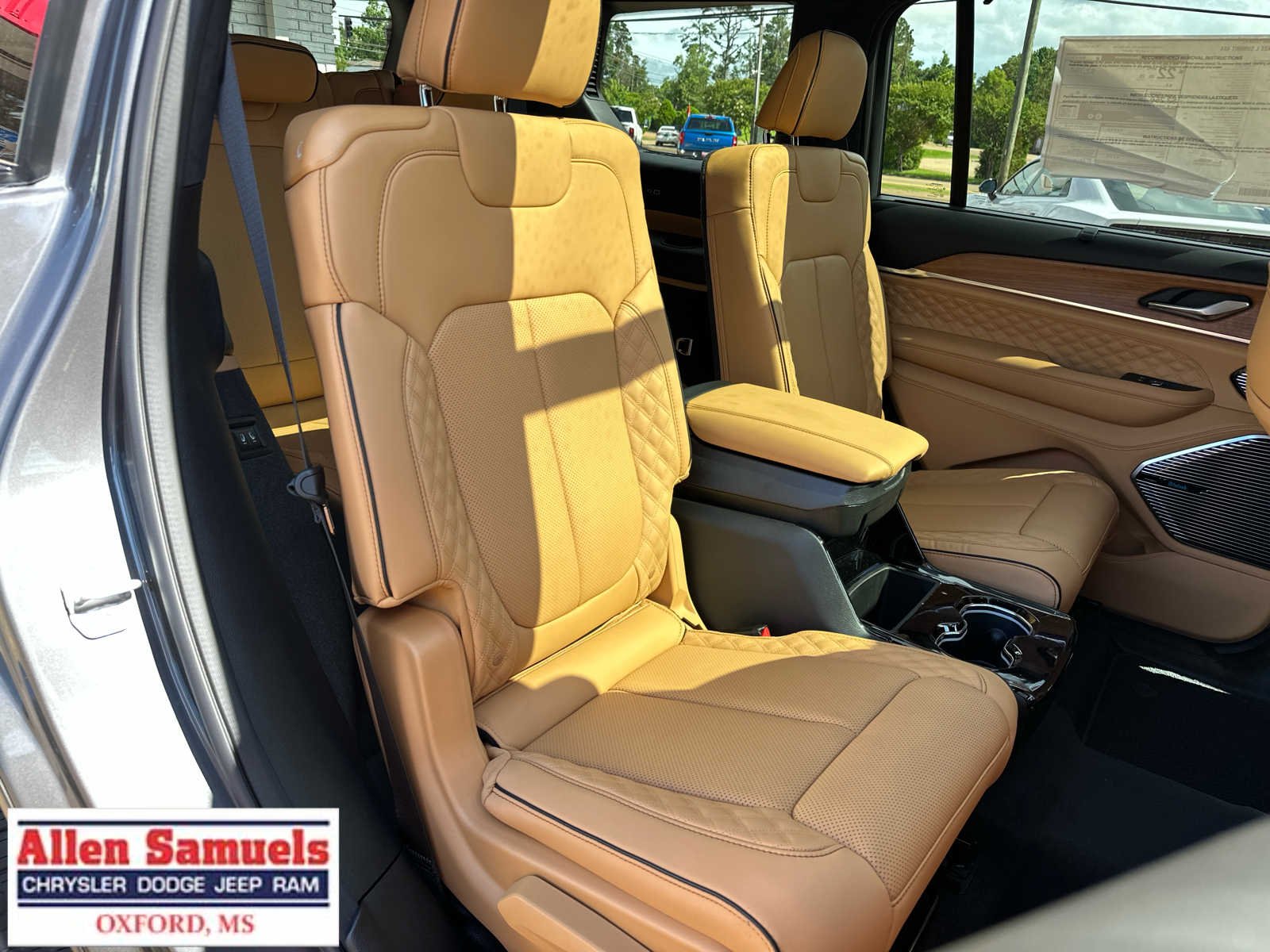 New 2026 Baltic Gray Metallic Clear-Coat Exterior Paint Jeep Summit image 53