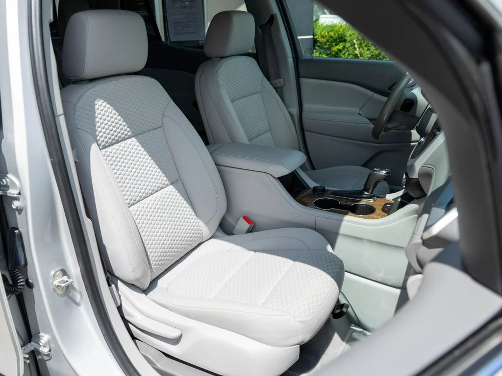 Used 2018 Silver GMC SLE-2 image 9