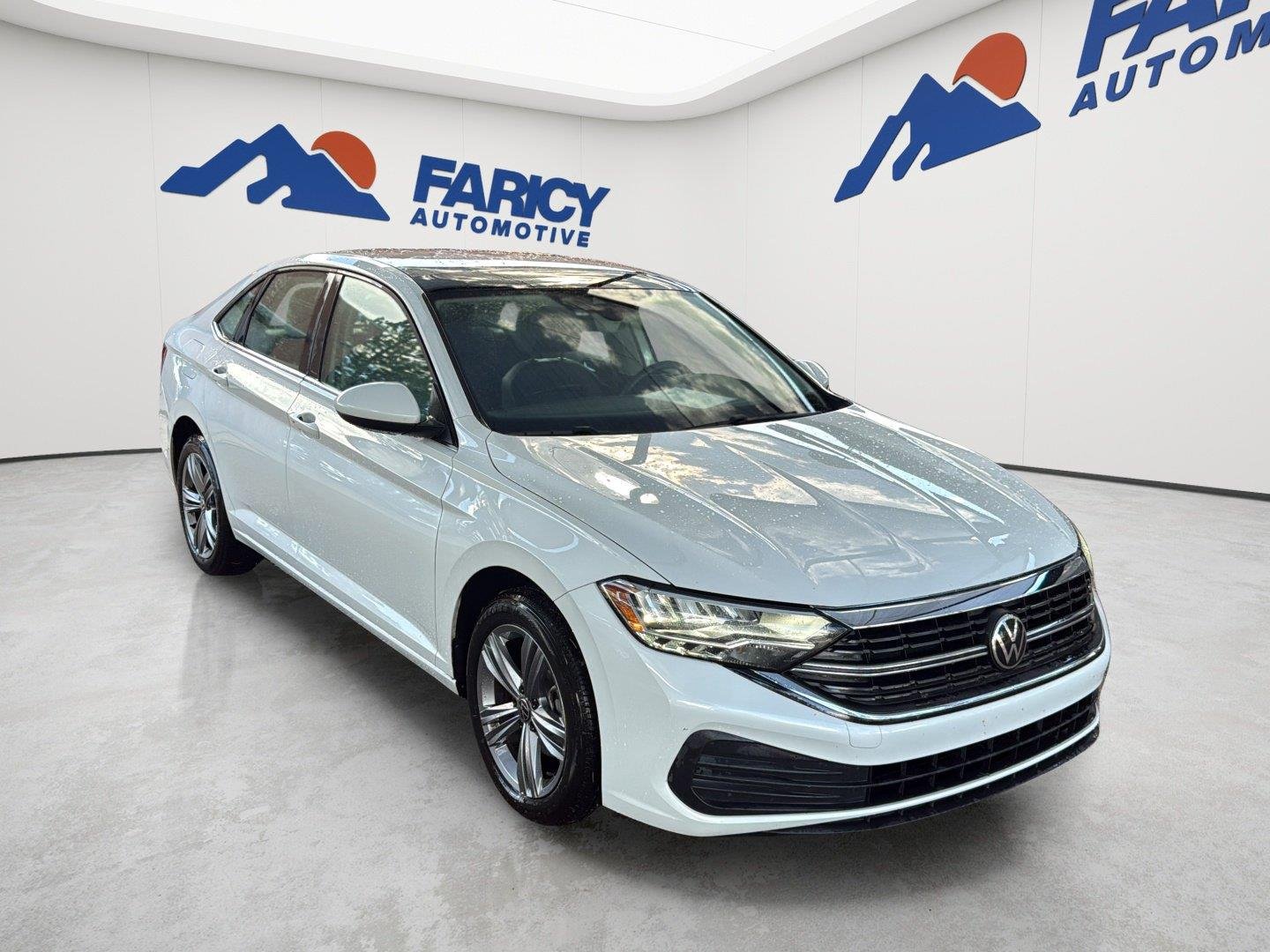 Used 2024 Opal White Pearl Volkswagen SE image 4
