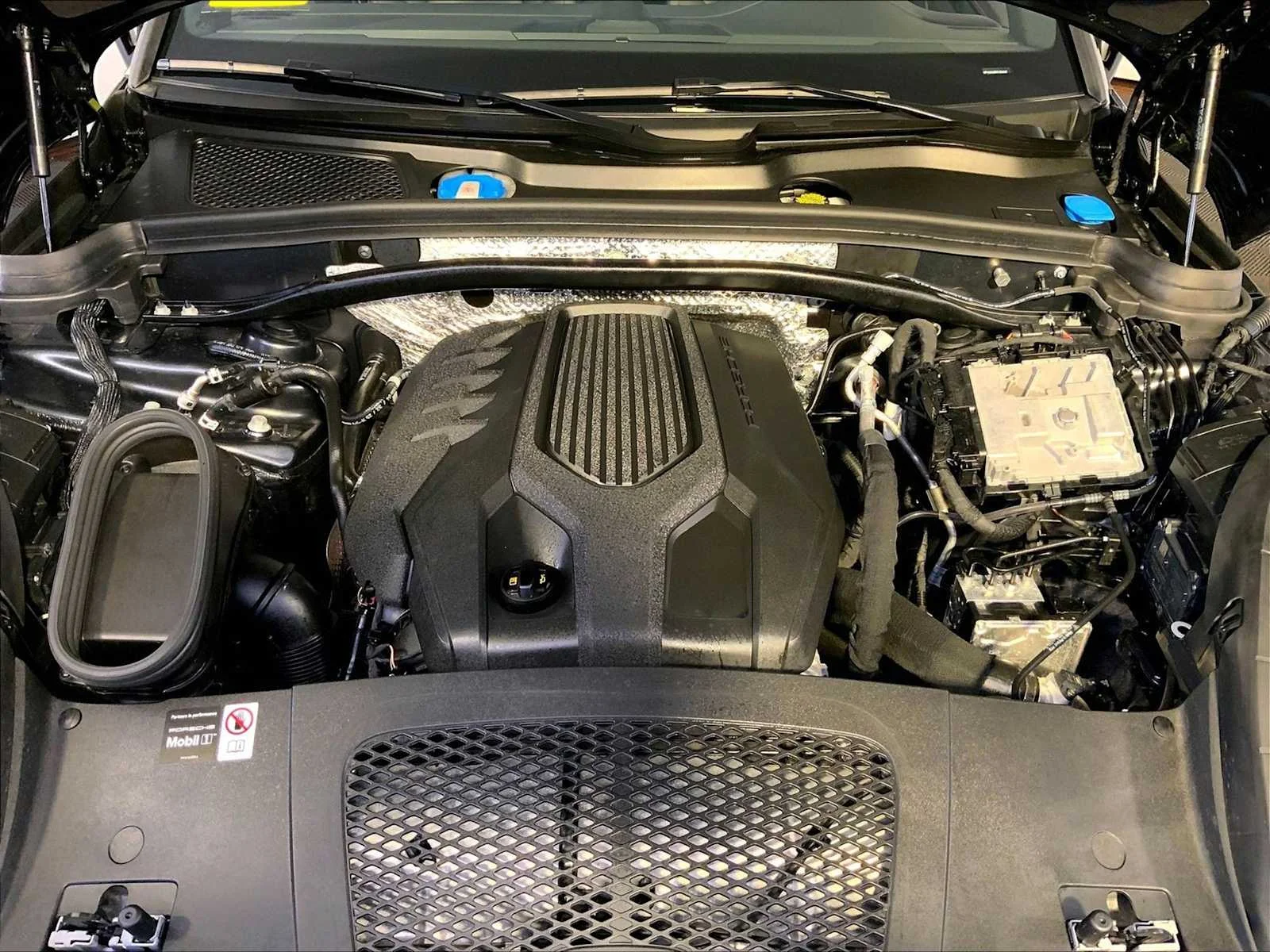 2026 Porsche Macan Base - Photo 32