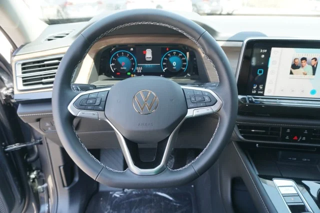 2024 Volkswagen Atlas SE w/Tech - Photo 22