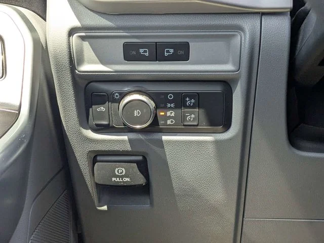 Used 2022 Oxford White Ford XLT image 16