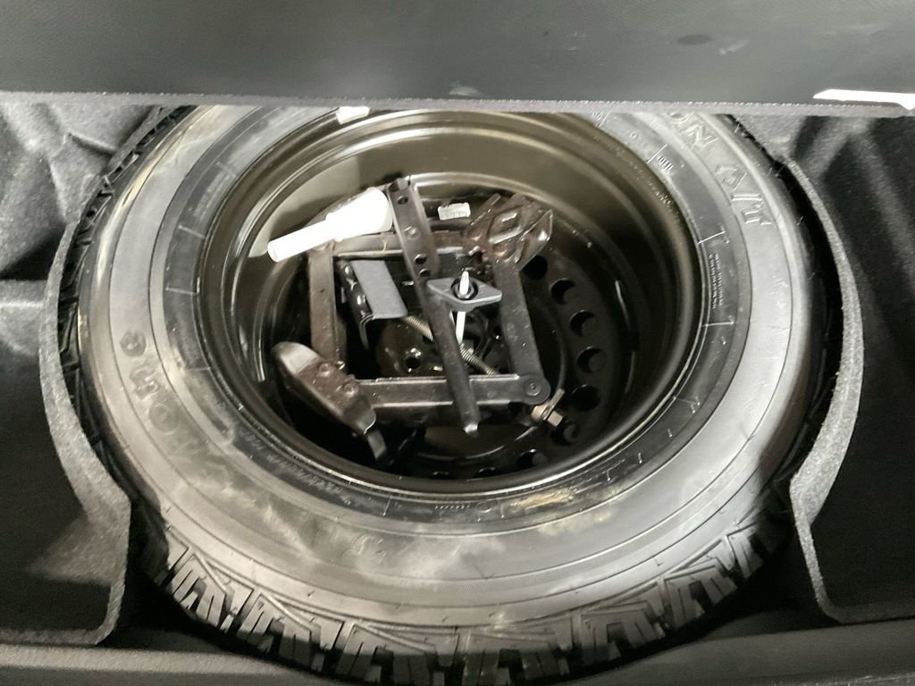 Used 2019 White Jeep Trailhawk image 30
