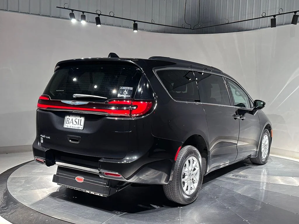 2022 Chrysler Pacifica Touring L - Photo 6