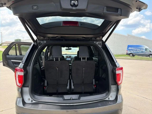 Used 2017 Gray Ford XLT image 25