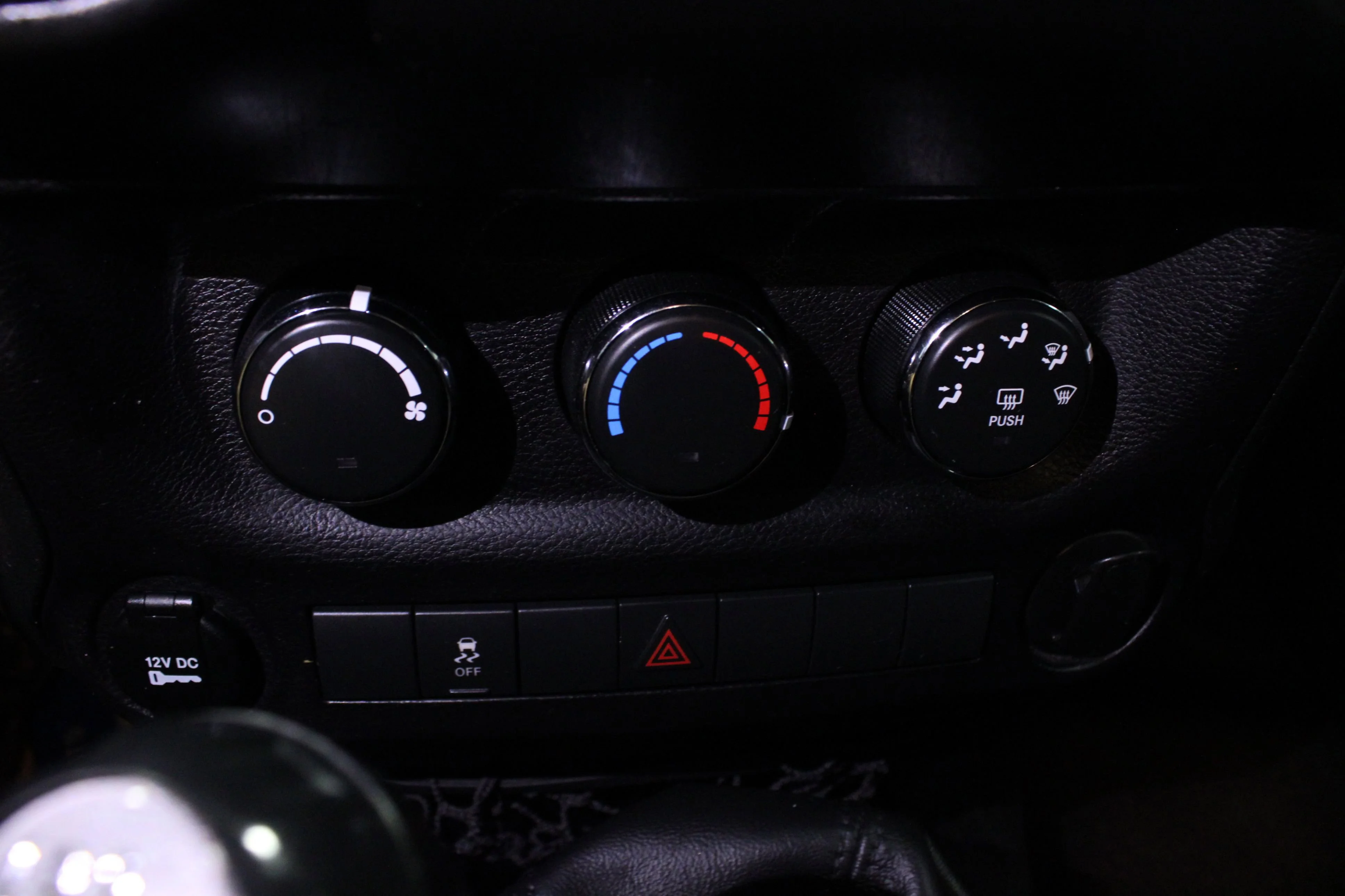 Used 2015 Black Clearcoat Jeep Sport image 21