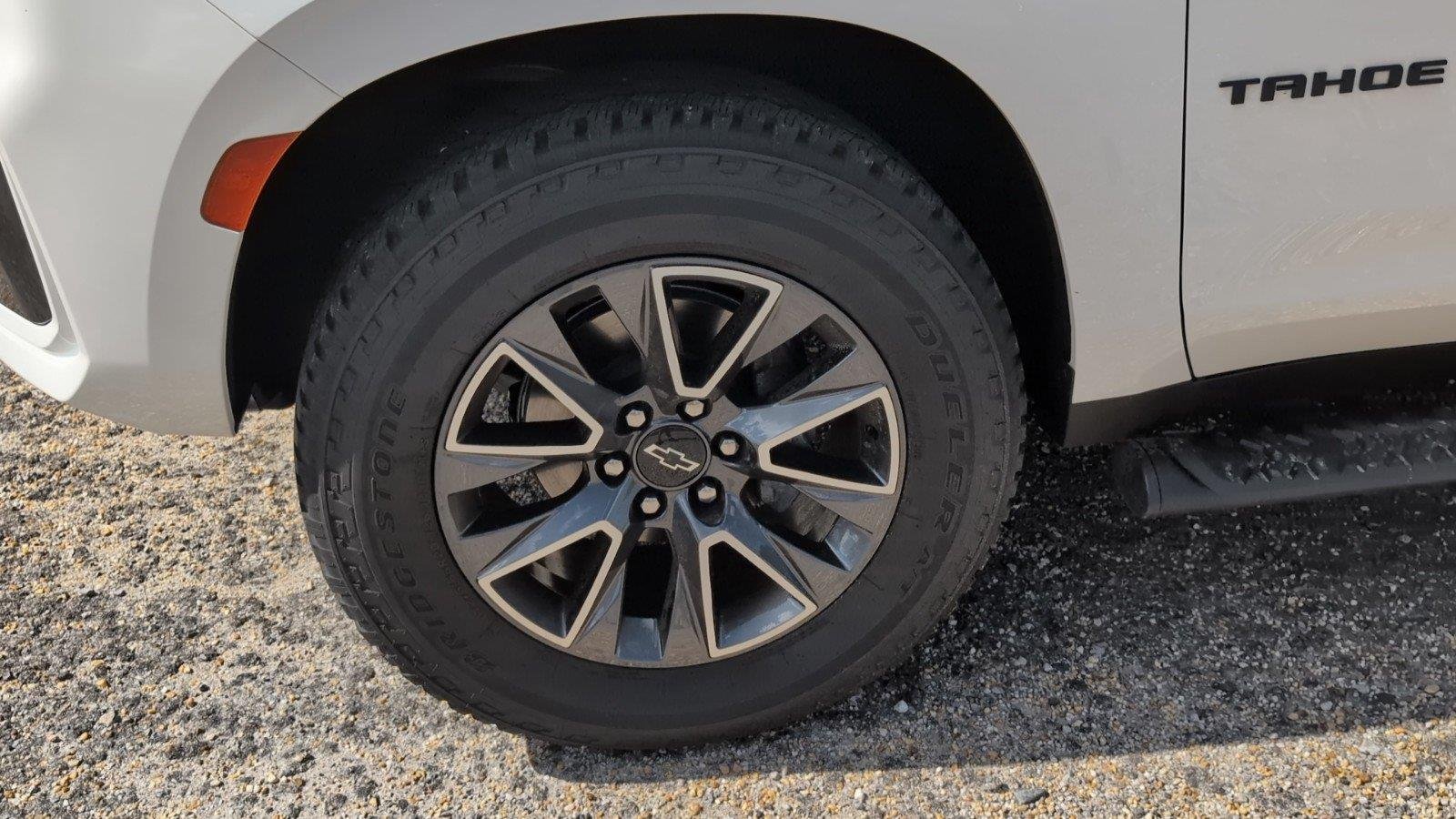 Used 2023 SUMMIT WHITE Chevrolet Z71 image 9
