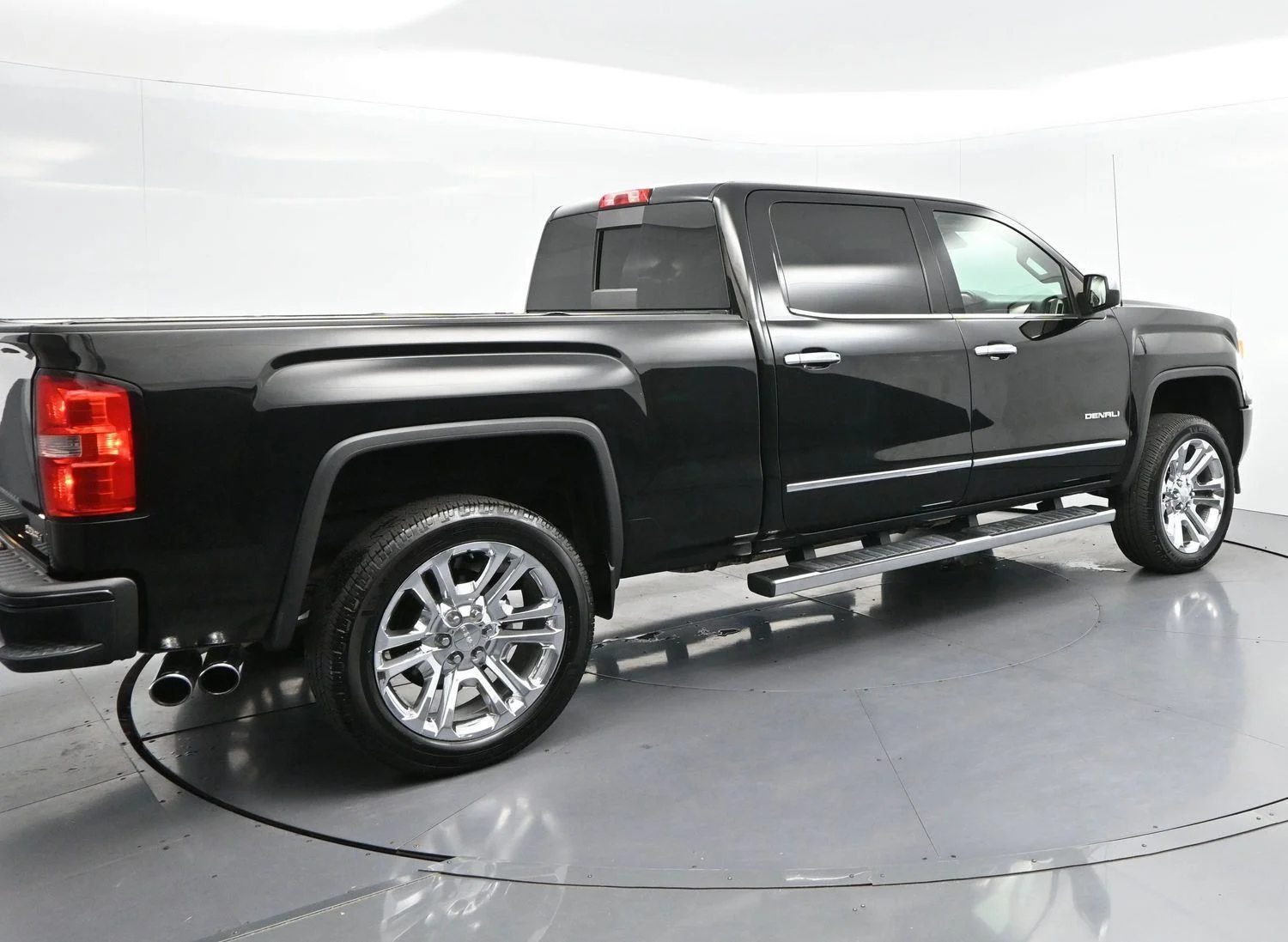 Used 2015 Onyx Black GMC Denali image 7