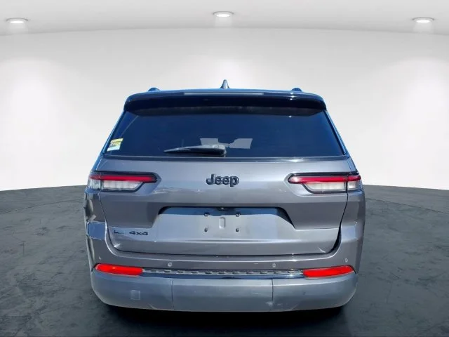 Used 2021 Gray Jeep Altitude image 16