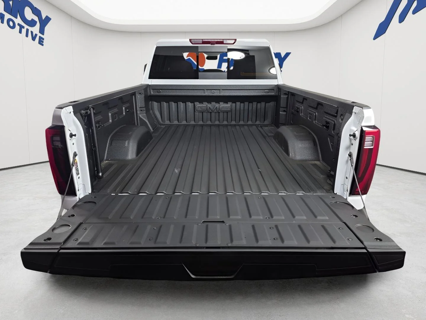 2025 GMC Sierra 2500HD SLT - Photo 7