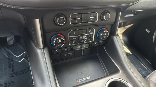 Used 2023 Gray Chevrolet Z71 image 30