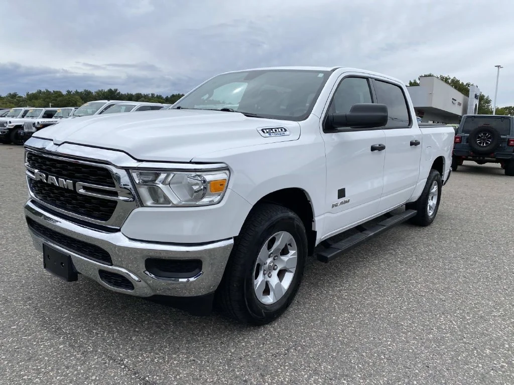 Certified Used 2023 White Ram Big Horn/Lone Star image 8