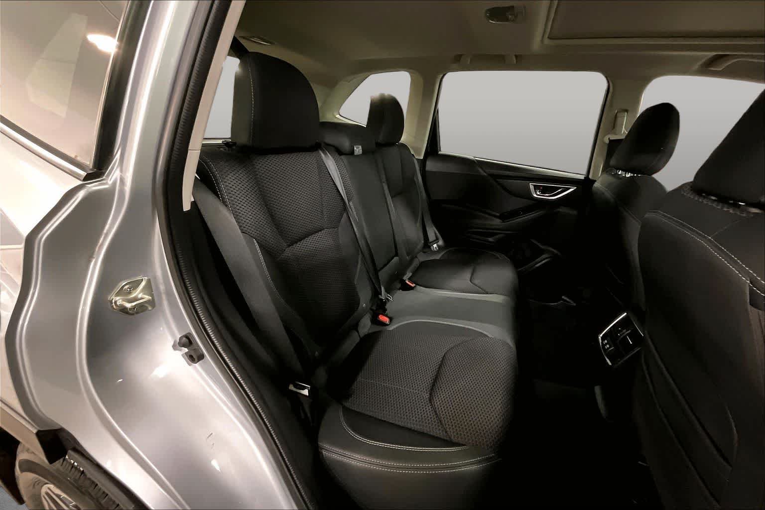 Used 2019 Ice Silver Metallic Subaru Premium image 20