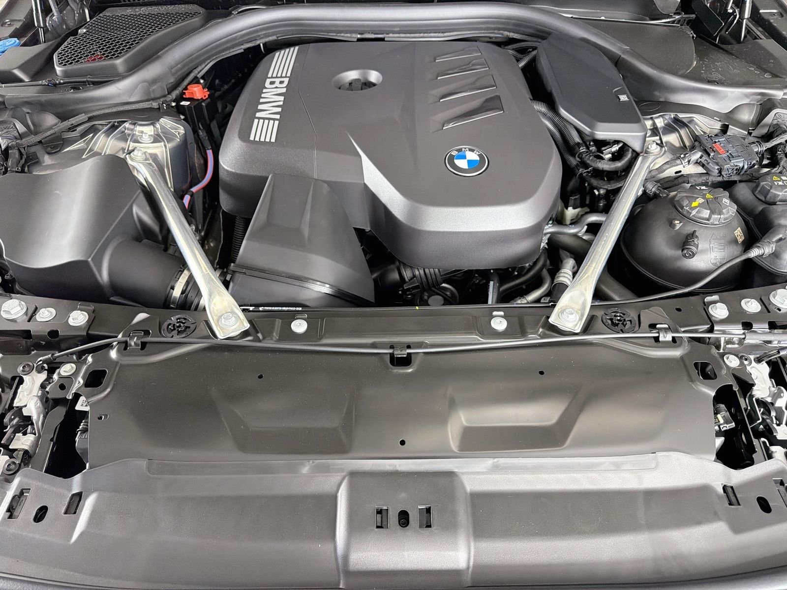 New 2027 Oxide Grey Metallic BMW 530i image 32