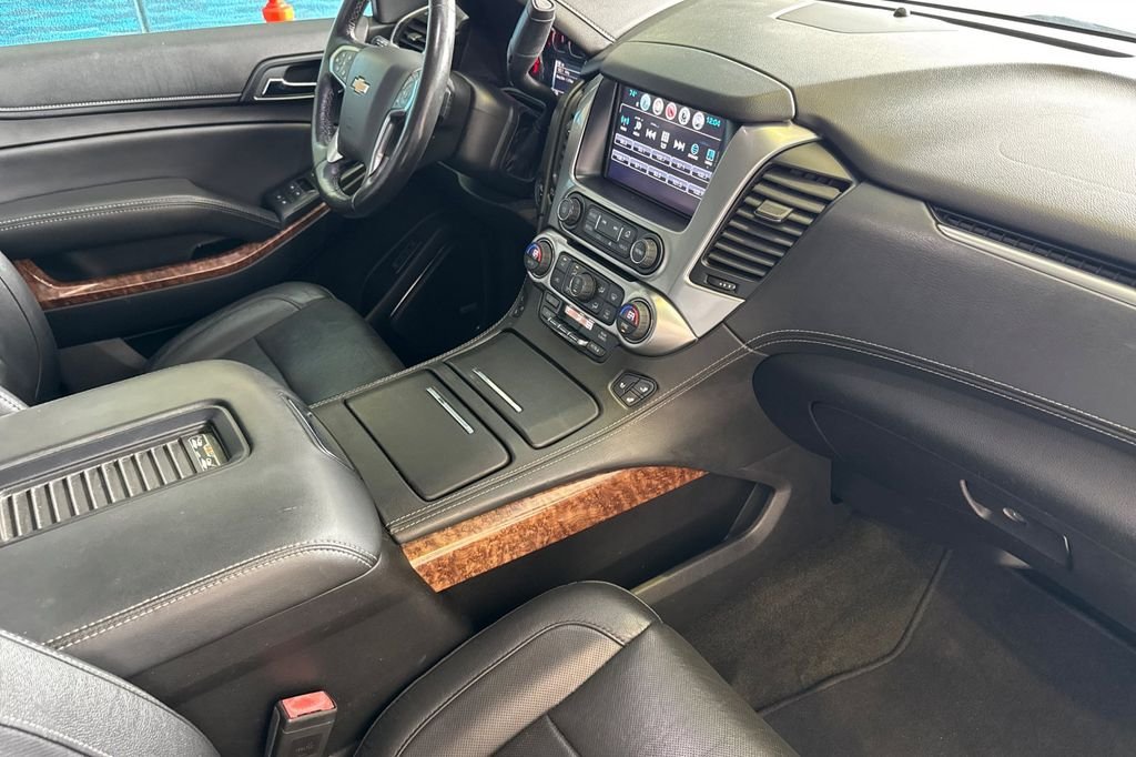 Used 2018 Silver Ice Metallic Chevrolet Premier image 21