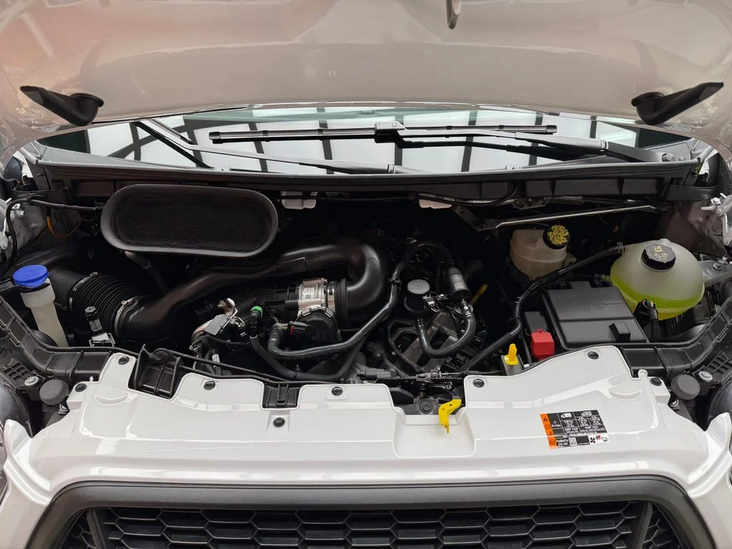 New 2026 Oxford White Ford Cutaway image 32