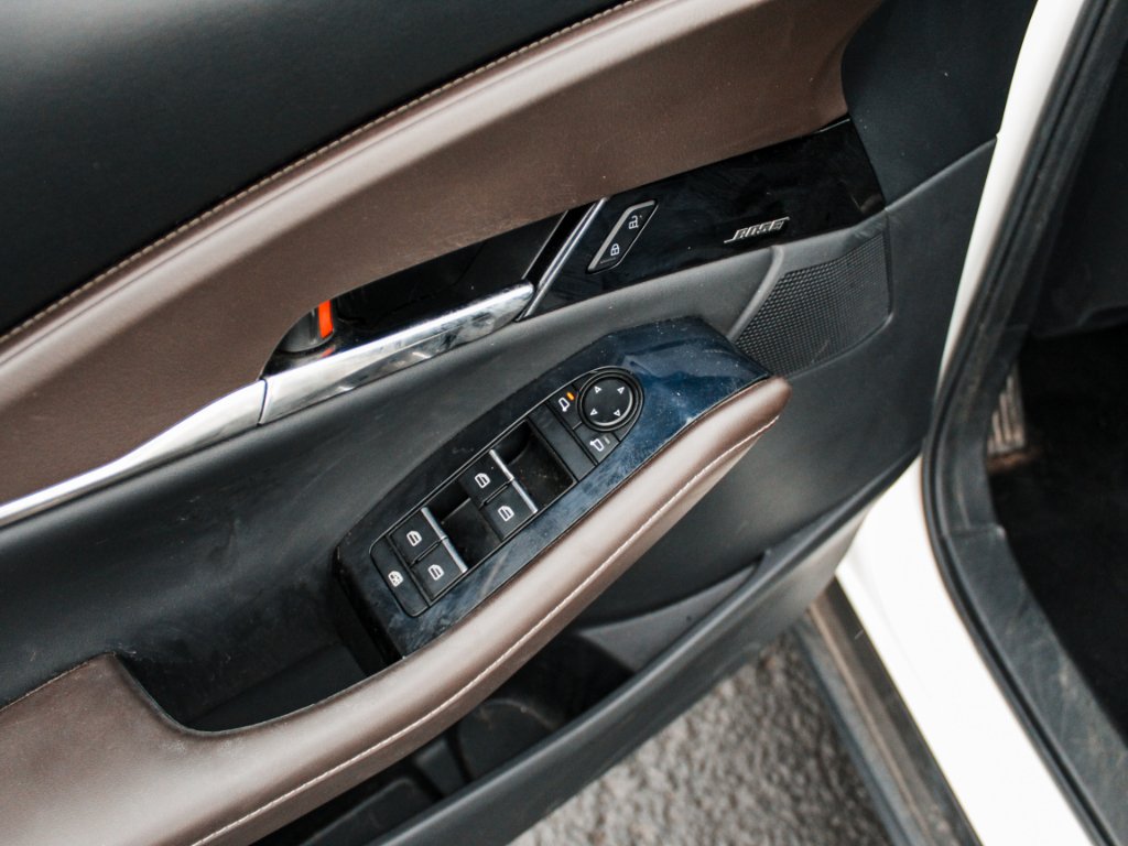 Used 2020 Snowflake White Pearl Mica Mazda Premium Package image 9