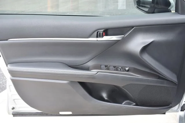 Used 2023 Silver Toyota XLE image 9