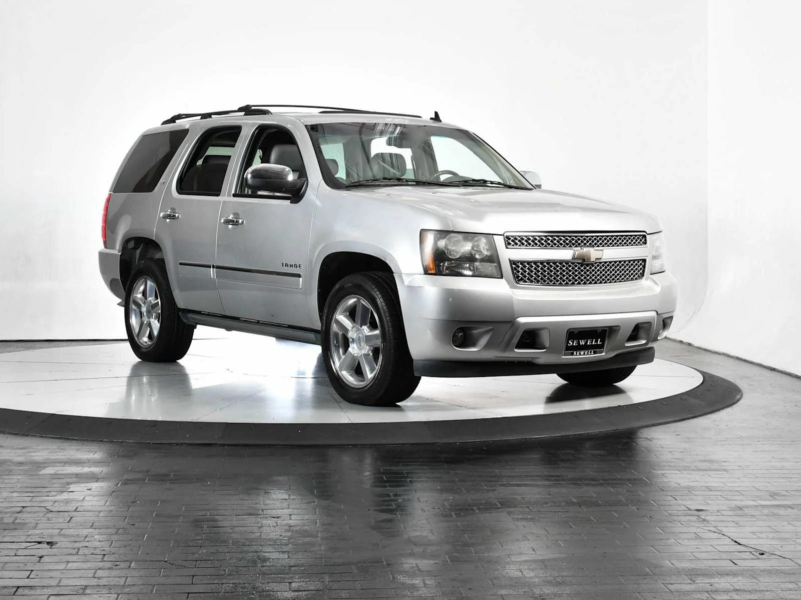 Used 2010 Sheer Silver Metallic Chevrolet LTZ image 7