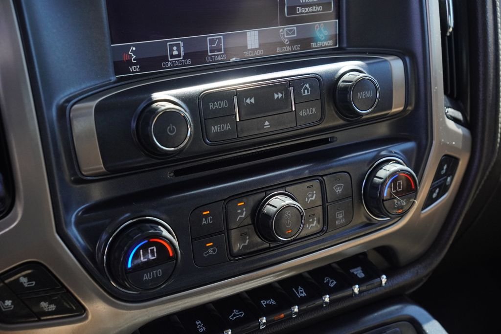 Used 2018 White GMC Denali image 25