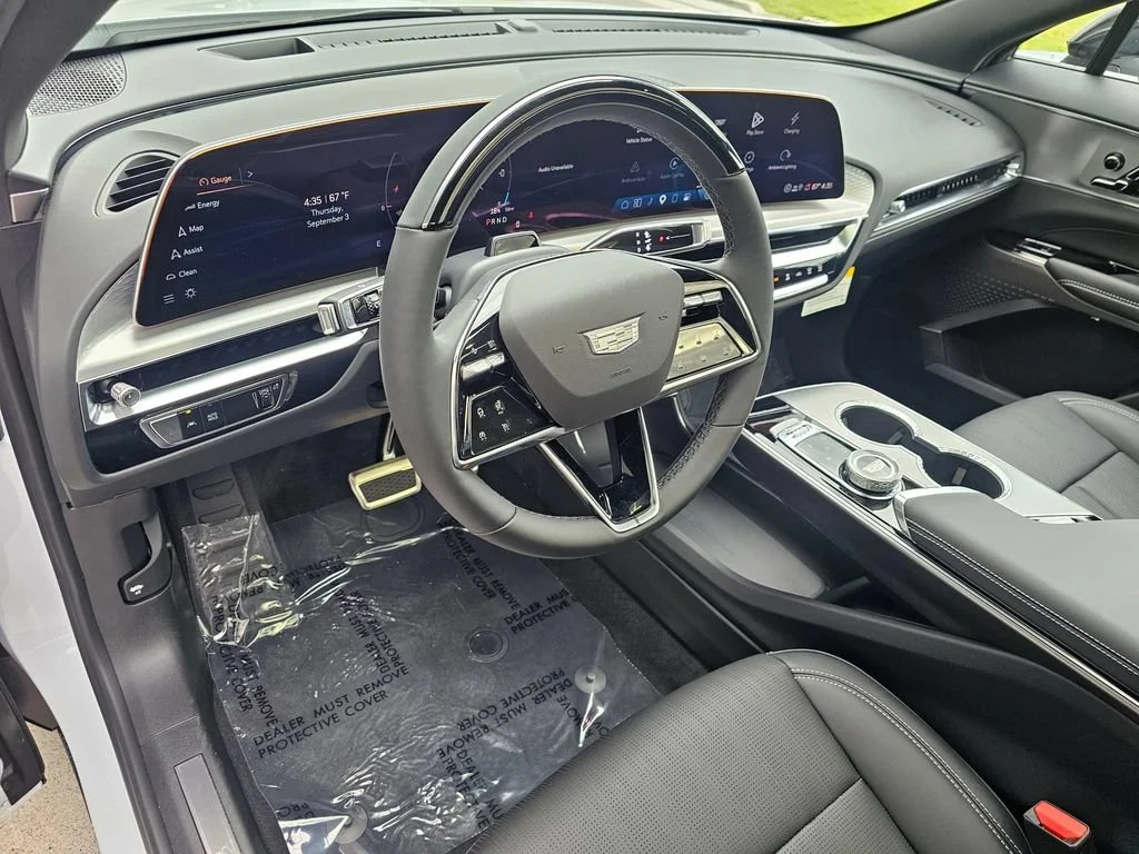 New 2027 Vibrant White Tricoat Cadillac Sport image 19