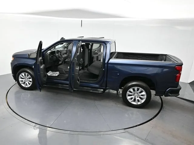 Used 2020 NORTHSKY BLUE METALLIC Chevrolet Custom image 36