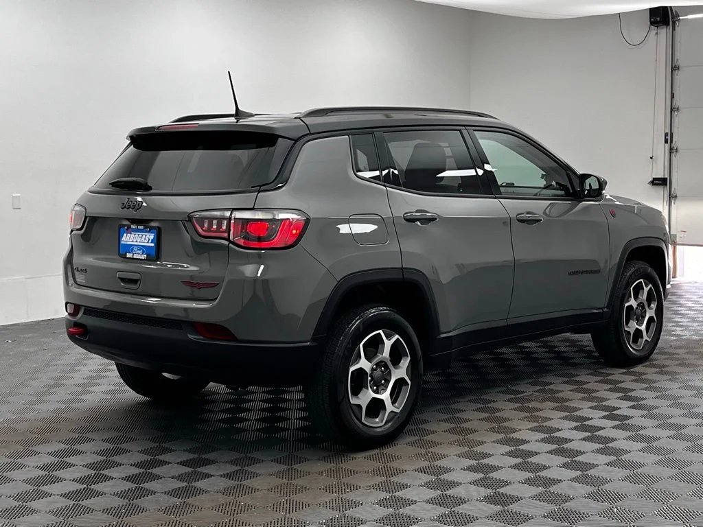 Used 2022 Gray Jeep Trailhawk image 8