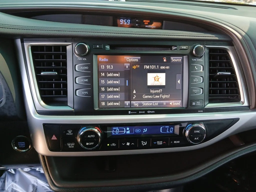 Used 2019 Red Toyota XLE image 21