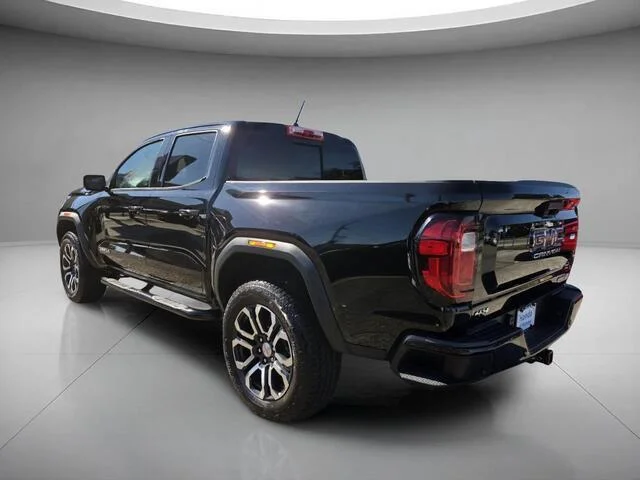 Used 2023 Onyx Black GMC 4WD AT4 image 3