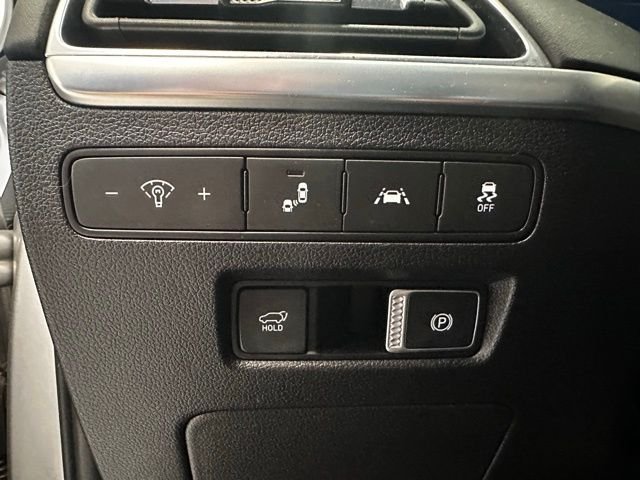 Used 2022 Silver Hyundai Calligraphy image 11