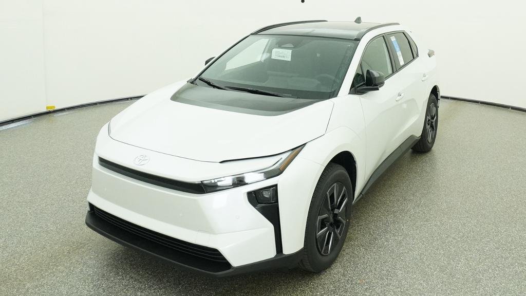 New 2026 Wind Chill Pearl Toyota XLE image 20
