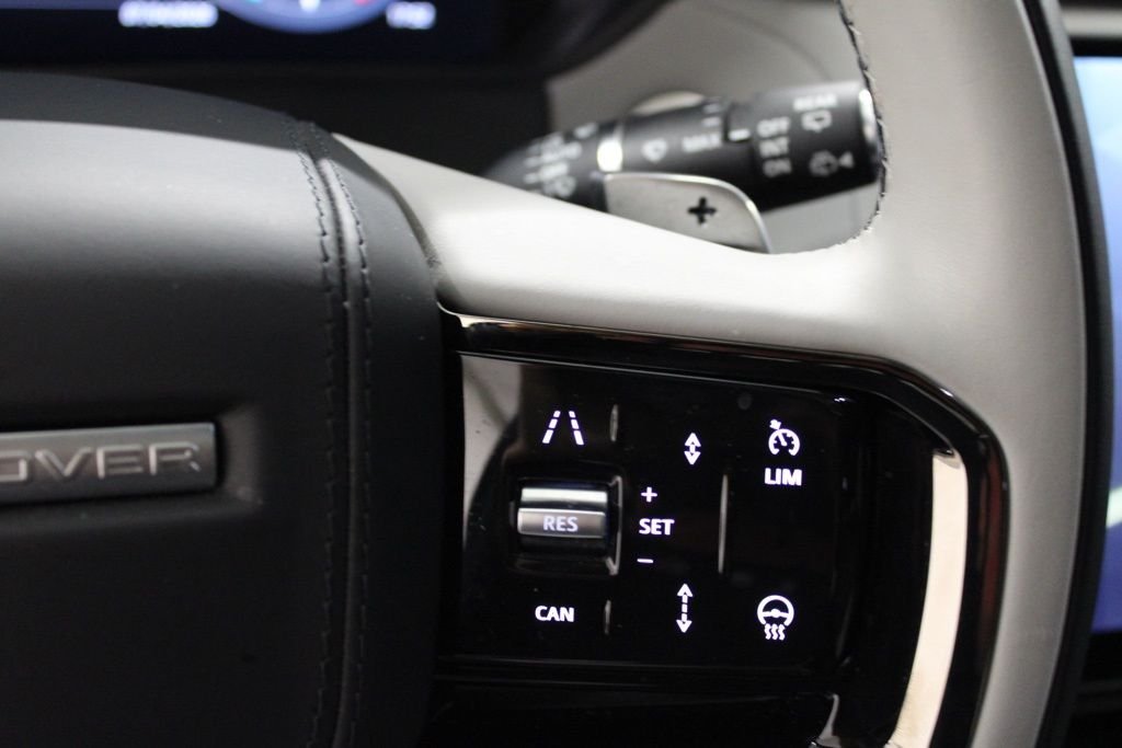 Used 2026 Fuji White Land Rover Dynamic SE image 24