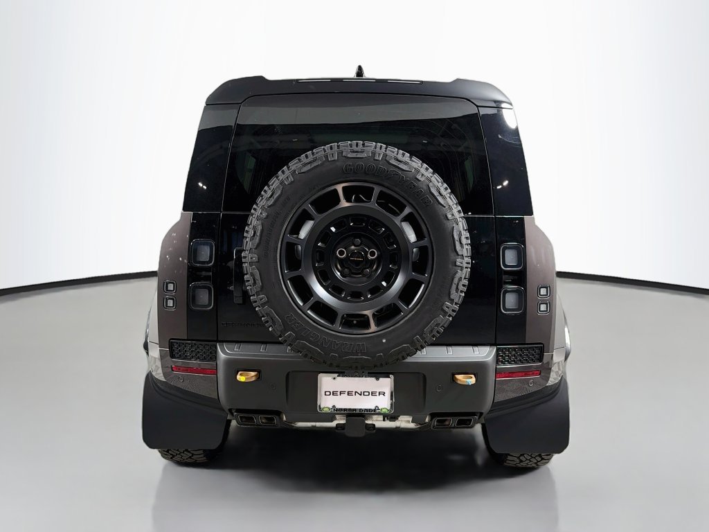 New 2026 Charente Grey Land Rover  OCTA image 6