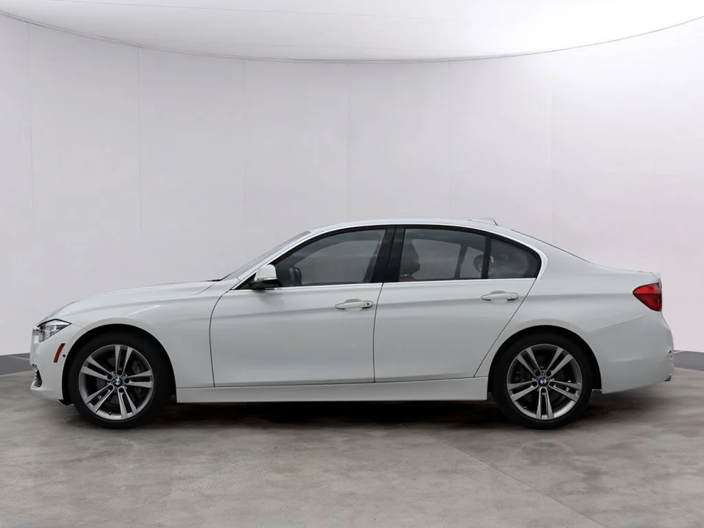 Used 2016 Alpine White BMW 340i xDrive image 4
