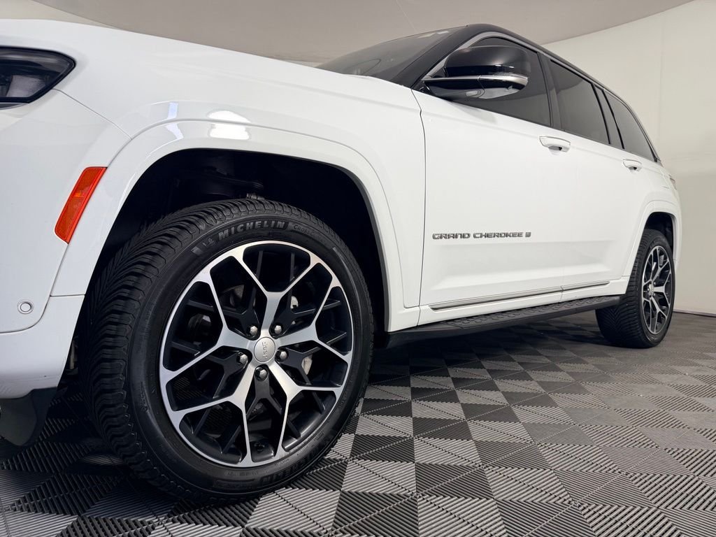 Certified Used 2024 White Jeep Summit image 12