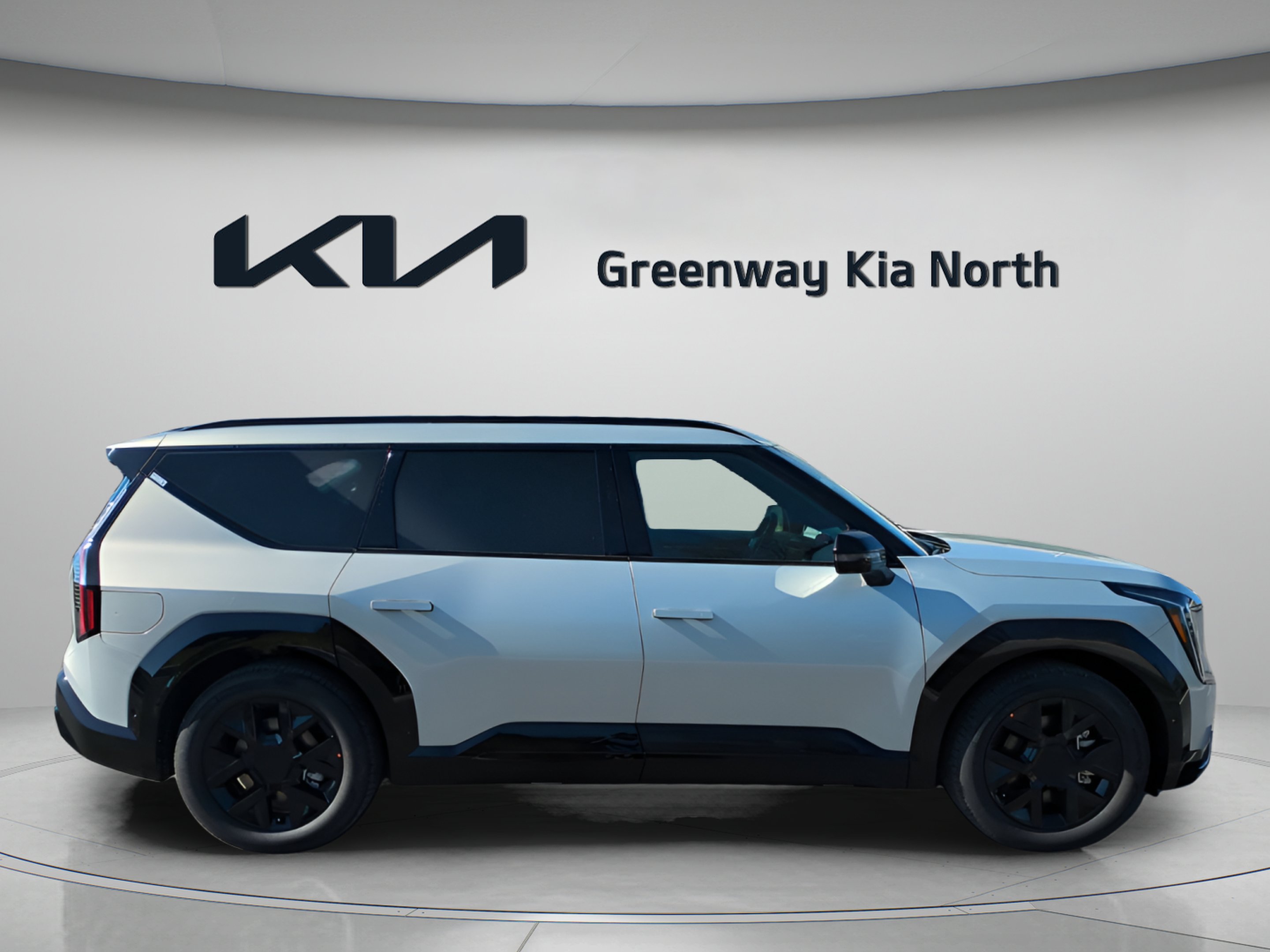 New 2026 Ivory Silver Kia Land AWD image 9