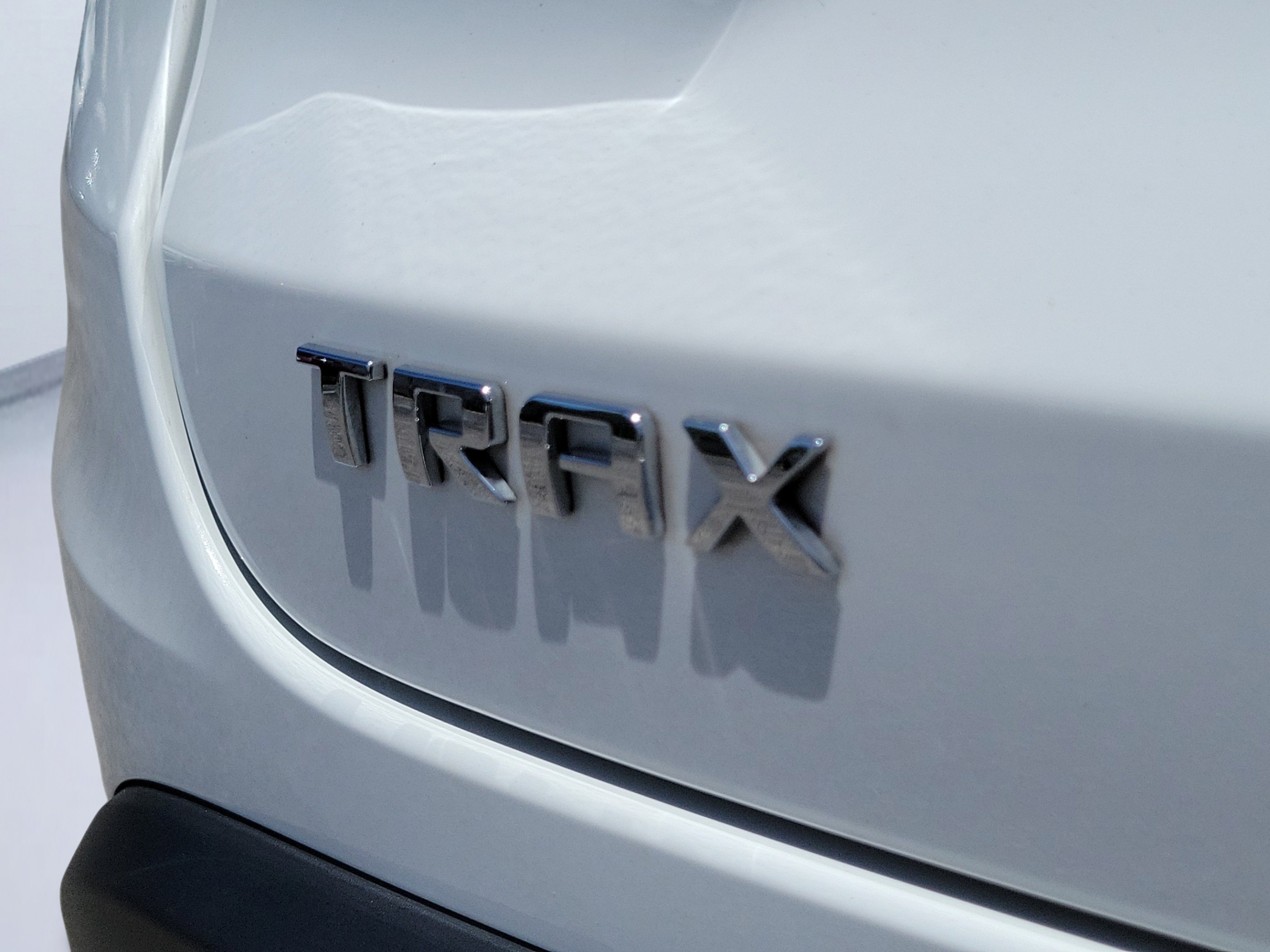 Used 2025 Summit White Chevrolet LT image 5