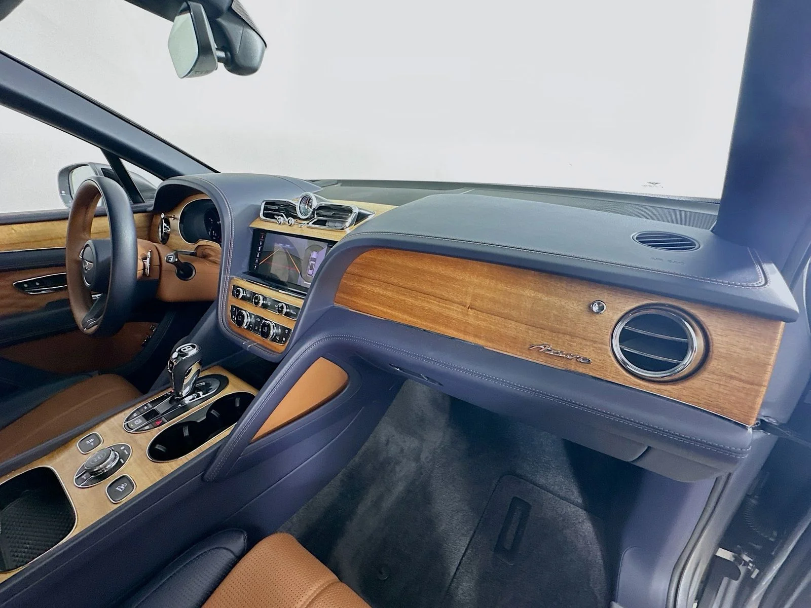 Used 2023 Silver Bentley  image 2