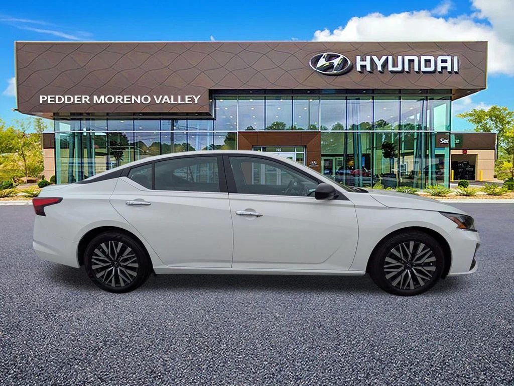 Used 2025 Nissan Altima SV with VIN 1N4BL4DV8SN400137 for sale in Moreno Valley, CA