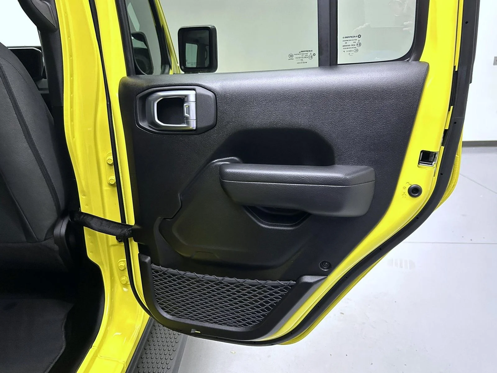 Used 2024 Yellow Jeep Sport S image 17