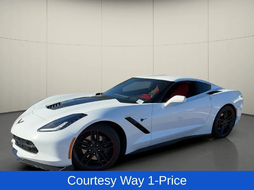 Used 2019 White Chevrolet Stingray Z51 image 4