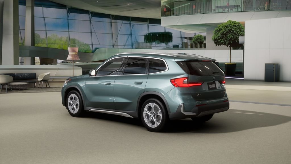 New 2026 Cape York Green Metallic BMW xDrive28i image 26
