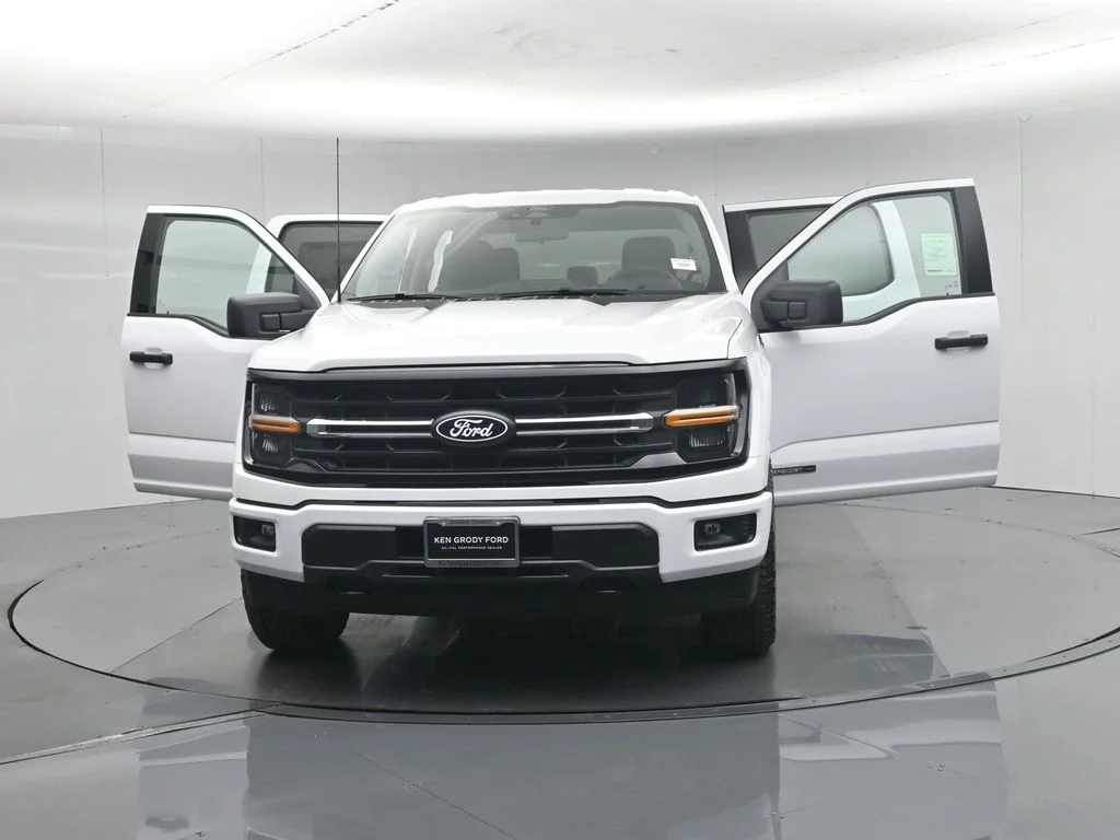 New 2026 Oxford White Ford XLT image 30