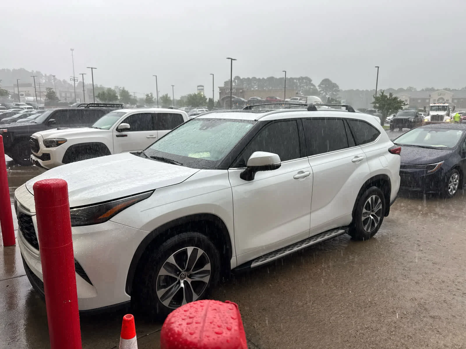 Used 2023 Wind Chill Pearl Toyota XLE image 5