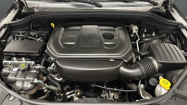 Used 2021 Crystal Metallic Jeep Limited image 28