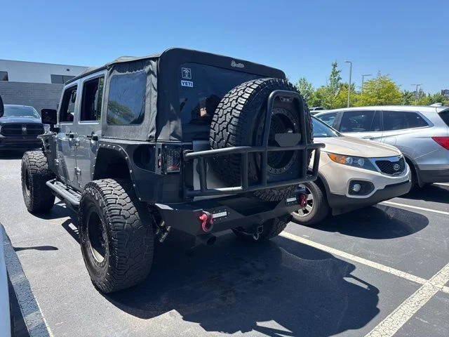 Used 2014 Silver Jeep Unlimited Rubicon image 2