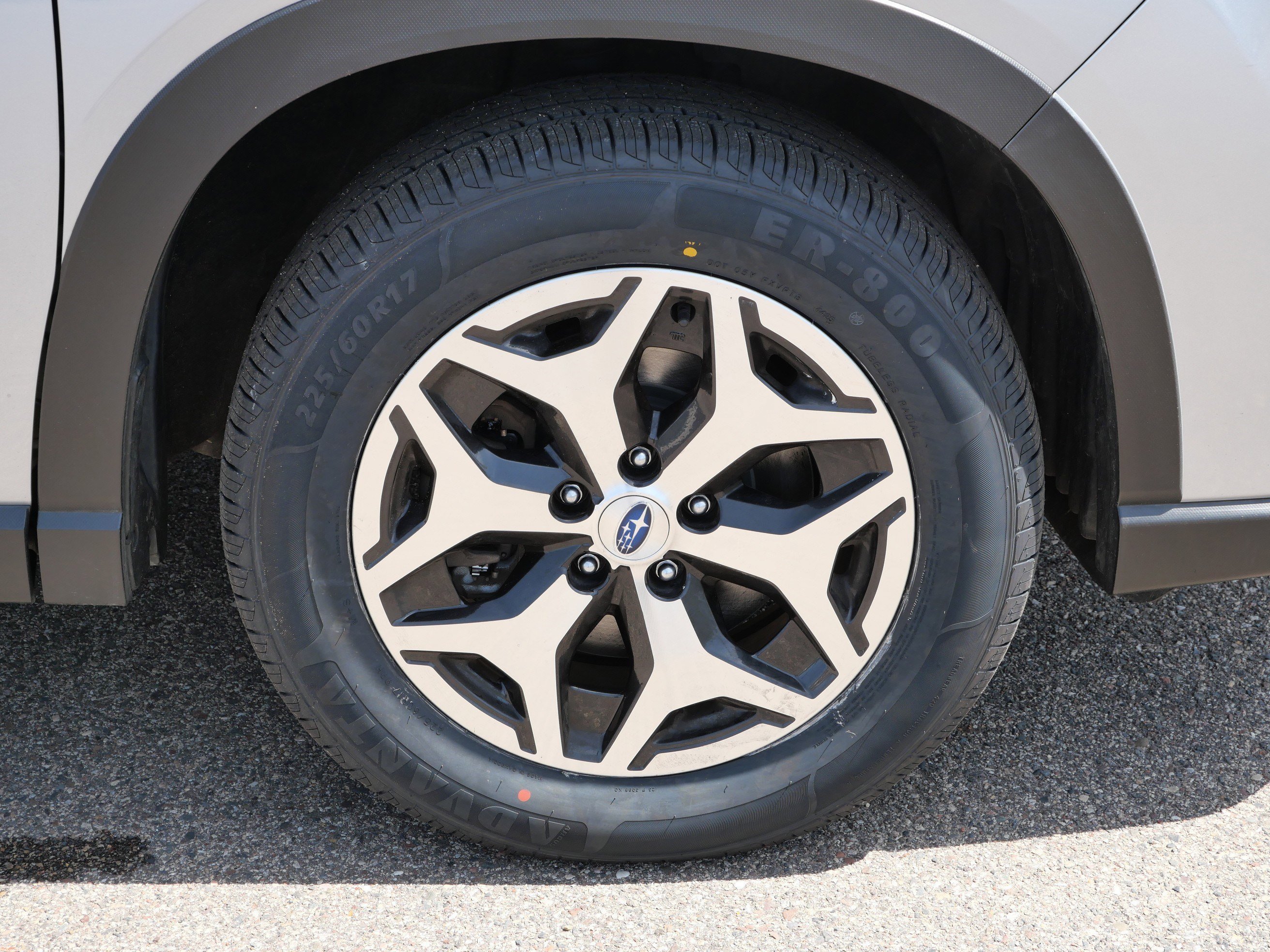 Used 2022 Ice Silver Metallic Subaru Premium image 15